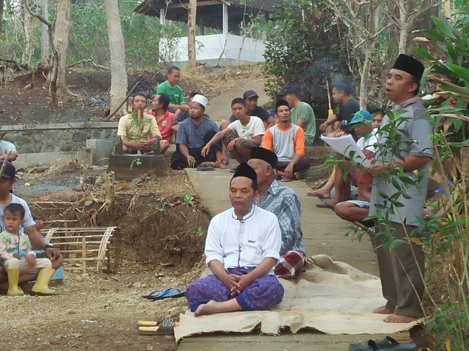 Bersih Makan dan Doa Bersama Warga Desa Kaliurip Dalam Menyongsong Selamatan Desa